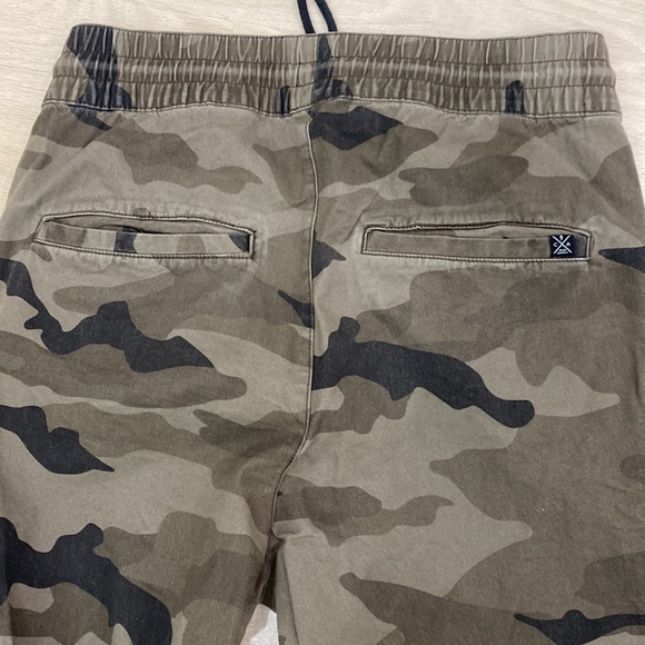Size 32 - H&M Divided Men’s Joggers - Army - - Picture 6 of 7